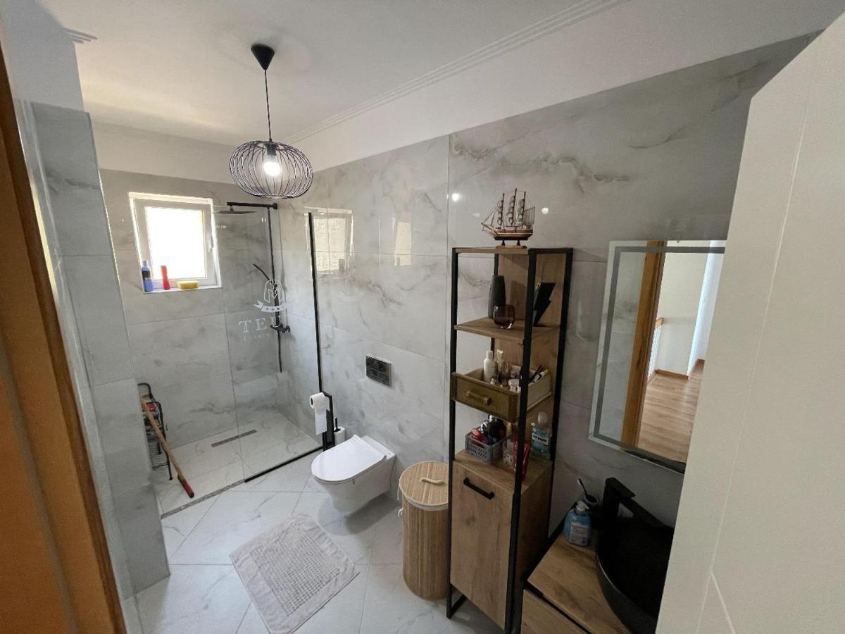 Teuta- Luxury Penthouse 200M2 Lägenhet Sarandë Exteriör bild